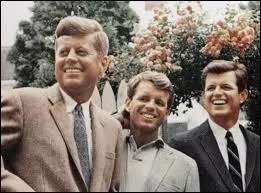 Trouvez les bons prnoms de cette fratrie trs connue ? (conseil : regardez celui de gauche)