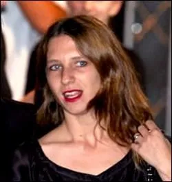 Femme de Vikash Dhorasso