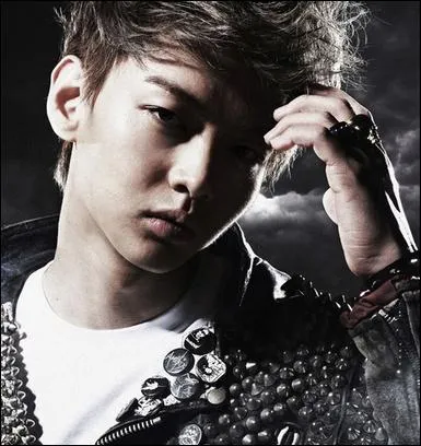 Qui est chanteur principal et est n le 25 septembre 1991 ?