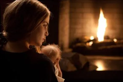 Qui est dans les bras de Rosalie ?