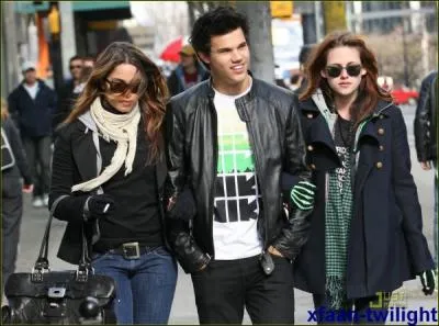 Aux 'MTV Movie Awards 2011', dans quelle catgorie a-t-il t nomm et surtout avec qui ?