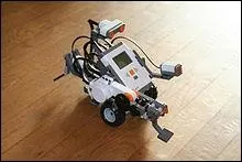Voici un jeu de contruction et de robotique prsent par Lgo en 2006. Quel est le nom de ce jeu de construction ?