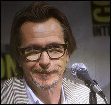 Laquelle de ces professions Gary Oldman n'exerce-t-il pas ?