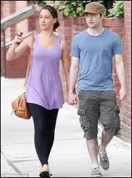 Quelle est l'actuelle petite amie de Daniel Radcliffe ( en dcembre 2011) ?