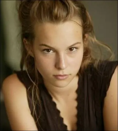 Dans quelle autre srie, Teddy Brigit Mendler a-t-elle jou ?