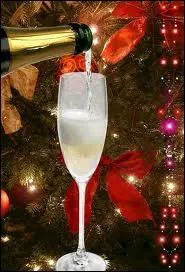 Dnomination 'Cordon rouge', ce champagne vient d'une vieille famille allemande dont la maison  Reims est l'oeuvre de l'architecte Kalas :