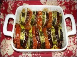 Elle sera servie accompagne d'une spcialit provenale appele aussi confit nmois', compos de tomates, aubergines, courgettes :