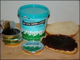 Le 'sirop de Lige' est fabriqu  partir de pommes et de poires. Parfois, le fabricant y ajoute des ... .