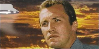 A quel signe David Vincent reconnait-il les Envahisseurs dans la série du même nom ?