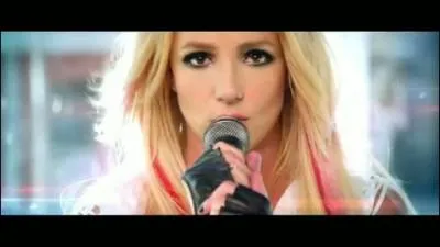 Quel est le nom de l'homme qui joue dans le clip 'Criminal' avec Britney Spears ?