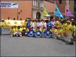 En Equateur, au Prou et en Colombie qu'est-il d'usage de faire pour fter le nouvel an ?