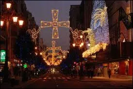 En Espagne, que doit-on manger pour respecter la tradition,  chacun des 12 coups de minuit ?