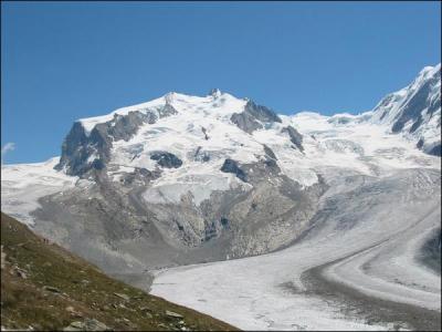 Le point culminant de la Suisse est la pointe Dufour, presque 4634 m, dans le canton du Valais. Elle fait partie du massif ...