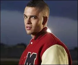 Ce garon s'appelle :