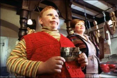 Mike Teavee est miniaturis par une camra de tlvision est devien petit, par quelle machine va t'il se faire tirer ?