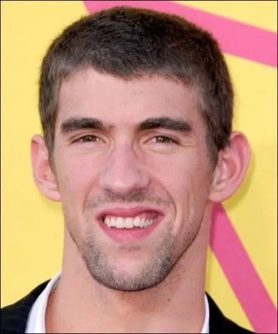 Il met 2 bonnets pour nager !