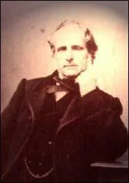 Comment s'appelait le pre de Jules Verne ?