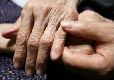 Quelle est l'association qui intervient auprs des malades d'Alzheimer ?