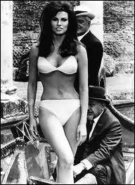 Elle a un talent comique certain, a jou avec Belmondo, et elle a tenu un rle trs amusant, celui de la maman trs sexy de Paul dans la srie ?