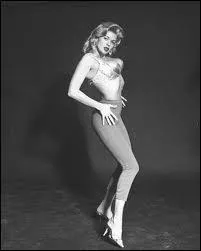 Cette blonde actrice avait un QI trs lev, mais jouait les cerveles  l'cran. Elle est la maman de l'actrice Mariska Hagirtay de la srie New-York, Unit spciale. Il s'agit de ?