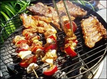 On ne dit pas : ''Elle prépare le barbecue.'' mais...