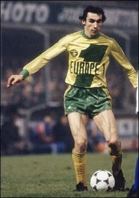 Il a t lu en 1979 et 1981 et champion de France avec las Canaris en 1977, 1980 et 1983 c'est ...