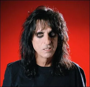 Alice Cooper est un pseudopour ce chanteur amricain de Hard Rock. Dans quel film pour ados amricains fait-il une appariton avec son groupe en 1992 ?