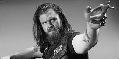 Comment s'appelle la petite amie d'Opie  partir de la saison 2 ?