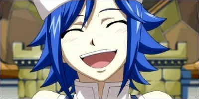 Avec qui Jubia fait-elle équipe pour combattre Fried lorsque Luxus attaque la guilde ?