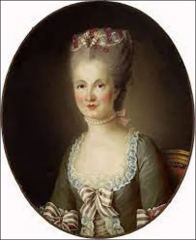 Quel nom portait la Première dame d'honneur, surnommée " Madame Etiquette", chargée d'enseigner à la jeune dauphine les us et coutumes de la cour de Versailles ?