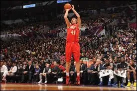 Qui est ce All Star ailier des Dallas Mavericks slectionn pour la dixime fois ?