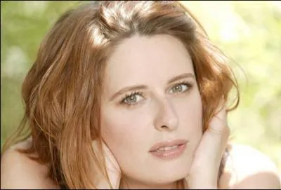 Comment s'appelle cette actrice de 'Plus belle la vie' ?