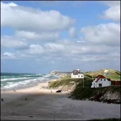 Quelles tendues d'eau entourent l'le de Seeland ?