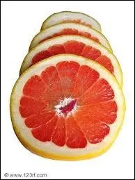 Certains y ajoutent galement quelques morceaux de coing et ou de cet autre agrume qui a aussi un peu d'amertume, et qui est ?