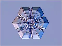 Des tudes rcentes ont dmontr qu'un autre facteur intervient dans la formation de la neige et de ses cristaux, lequel ?