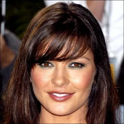 Avec quelle clbre actrice de thtre joue-t-elle durant la priode 2009-2010 ?