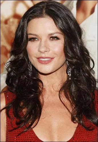 Qui est son partenaire dans le film 'Blue Juice' ?