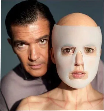 Dix-huitime film de Pedro Almodovar pour ce film sorti en France en aot dans lequel un chirurgien plasticien s'adonne  des expriences sur un cobaye humain.