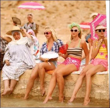 Dans ce film sorti en France en septembre, la ralisatrice libanaise Nadine Labaki nous parle d'un pays en guerre o chrtiens et musulmans partagent la mme douleur hrite de la guerre. C'est :