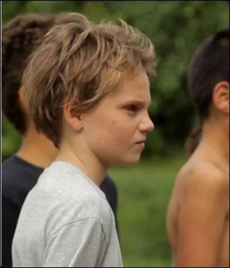 Film sorti en France en avril ralis par Cline Sciamma. Elle explore les mois et les troubles d'un garon manqu. C'est :