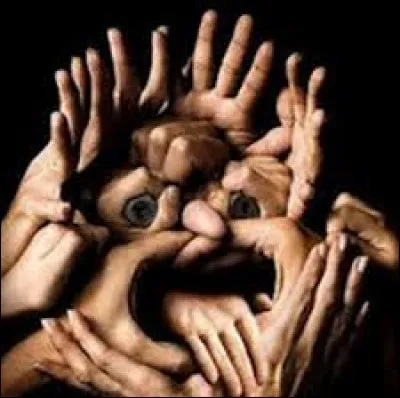 ''Jeux de mains, jeux de --------------.''