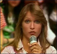 Comment se prnommait la chanteuse du groupe Il tait une fois ?