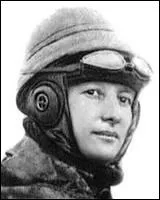 Pionnire de l'aviation, elle fut surnomme 'La fiance du danger'. Elle obtint 4 brevets de pilote et fut dtentrice de plusieurs records. Elle se dguisa en homme pendant la 1re Guerre mondiale.