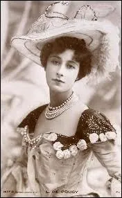 Danseuse franaise aux 'Folies Bergre', grande courtisane de son poque, elle mena une vie tumultueuse en vivant avec l'crivaine Nathalie Barney et se mariant avec un prince roumain en 1910.