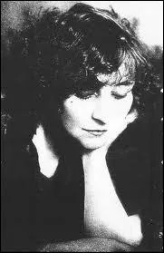 crivaine franaise ne en 1873, membre de l'Acadmie Goncourt, elle connut le succs avec sa srie de romans 'Claudine' et 'Le Bl en herbe'. Elle fut aussi journaliste pour le quotidien 'Le Matin'.