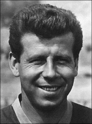 Josef Masopust a port les couleurs d'un pays d'Europe qui n'existe plus. Quel est ce pays ?