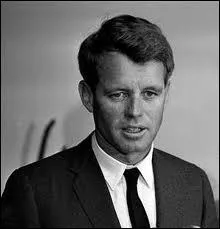 Le 6 juin, le snateur Robert Kennedy est assassin  Los Angels . Quelle tait la nationalit du criminel ?
