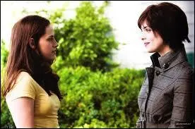 Qu'est-ce qu'Edward offre  Alice quand elle 'enlve ' Bella ?