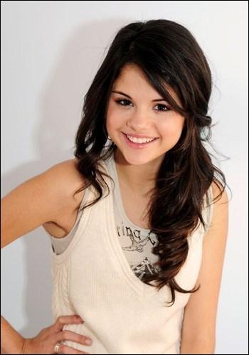 Comment s'appelle Selena Gomez dans la srie ?