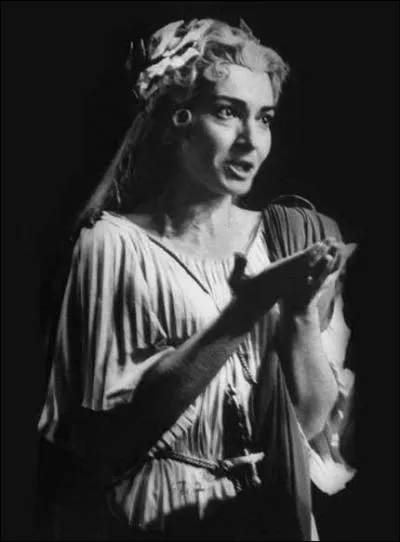 Cantatrice grecque, ne le 2 dcembre 1923, qui avait t surnomme par Lonard Bernstein 'la Bible de l'opra'.